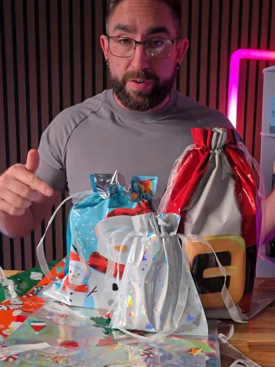 Christmas gift bag and tag set product review by Loren Noble